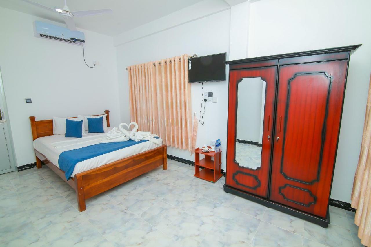 Hotel Sun Blue Trincomalee Exterior foto